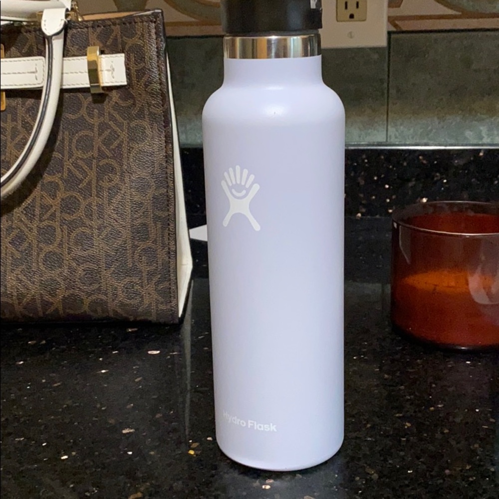 21oz Lilac Hydroflask with 2 straw caps